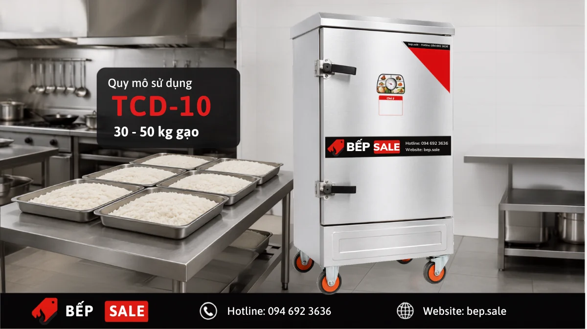 Tủ nấu cơm 10 khay TCD-10 cạnh khu chuẩn bị gạo và khay